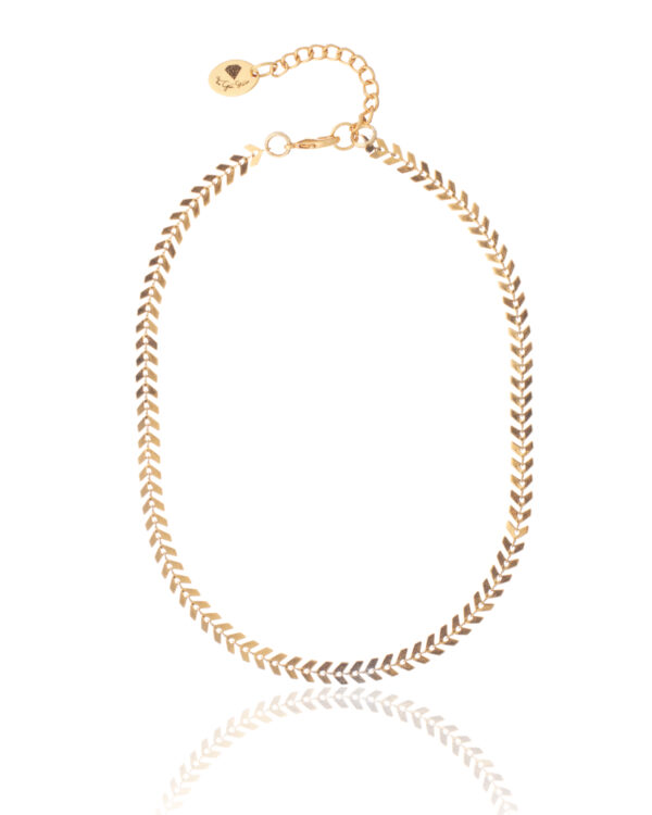 Stainless steel arrow necklace with a gold finish featuring an elegant chevron pattern.