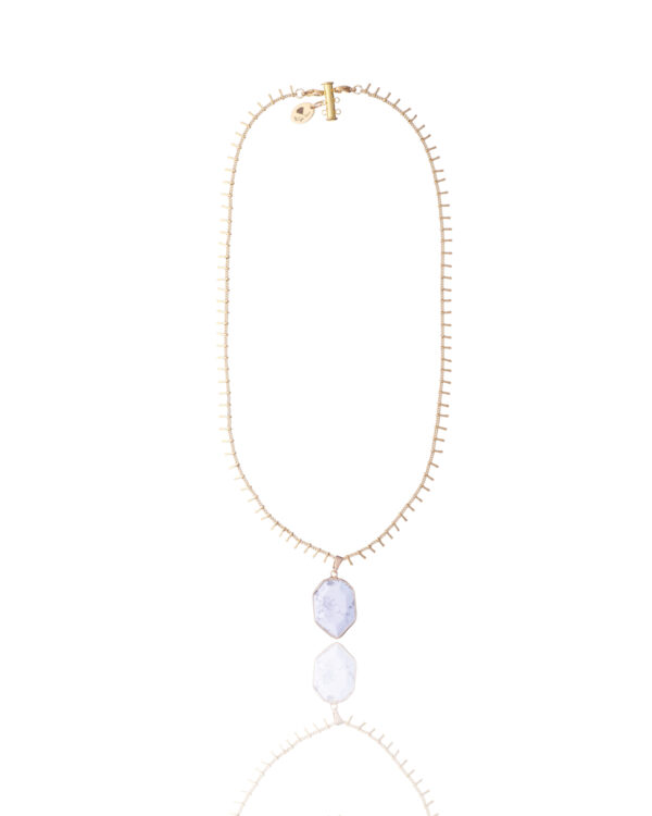 Single chain necklace with a blue howlite pendant