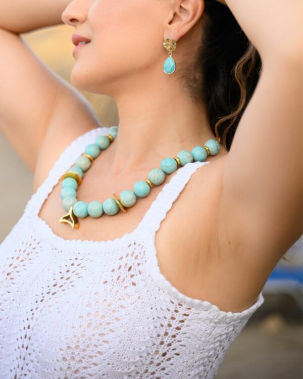Elegant Dynamic Turquoise Set with Adjustable Chain