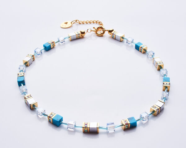 Howlite necklace with Blue Shade beads intertwined
