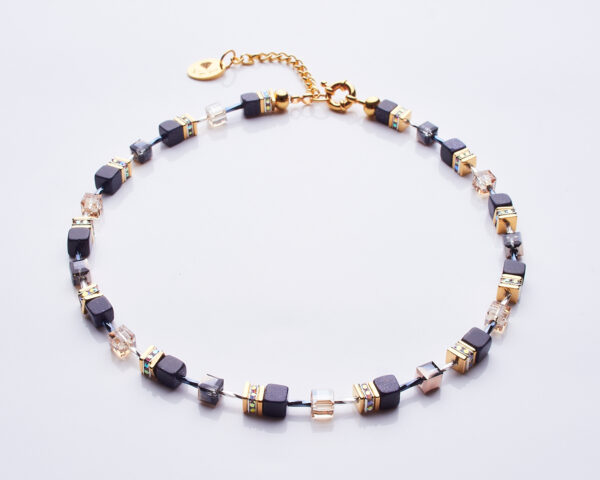 Chic necklace with alternating Golden Shadow and Bluesand stones