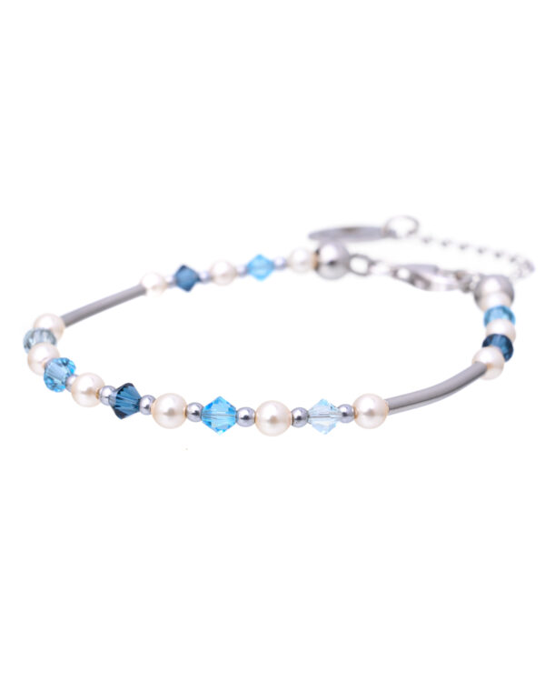 Elegant blue crystal and pearls bracelet with tube accents