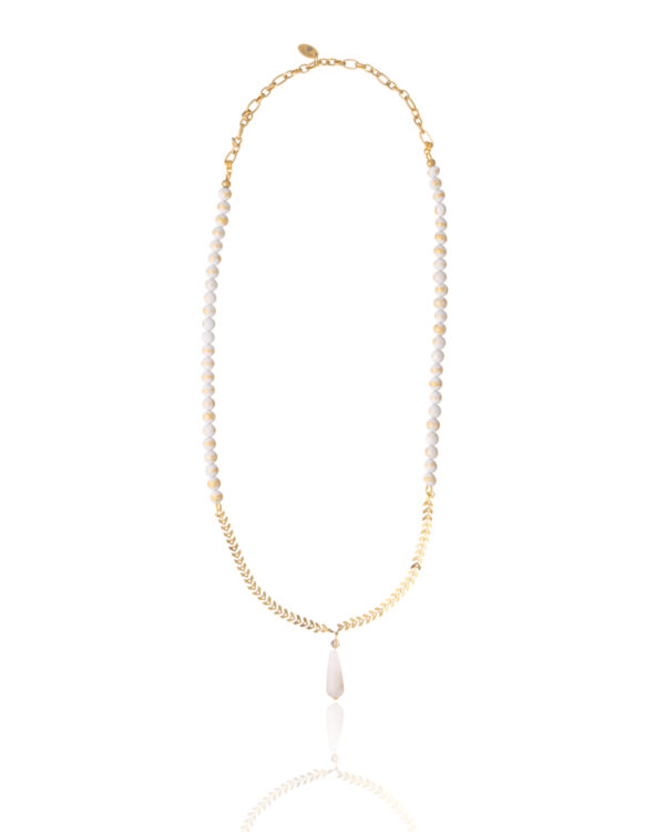 Long jade necklace with golden waters