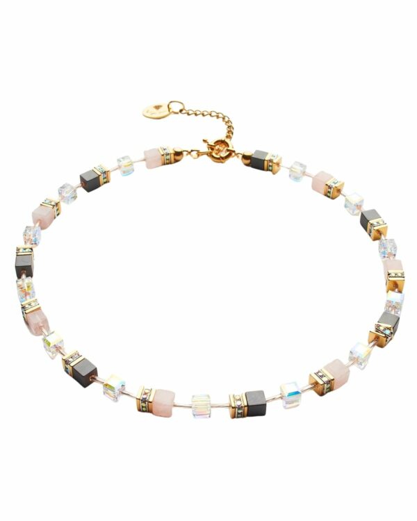 Aurore Roze Quartz Necklace featuring a delicate pink quartz pendant on a silver chain.