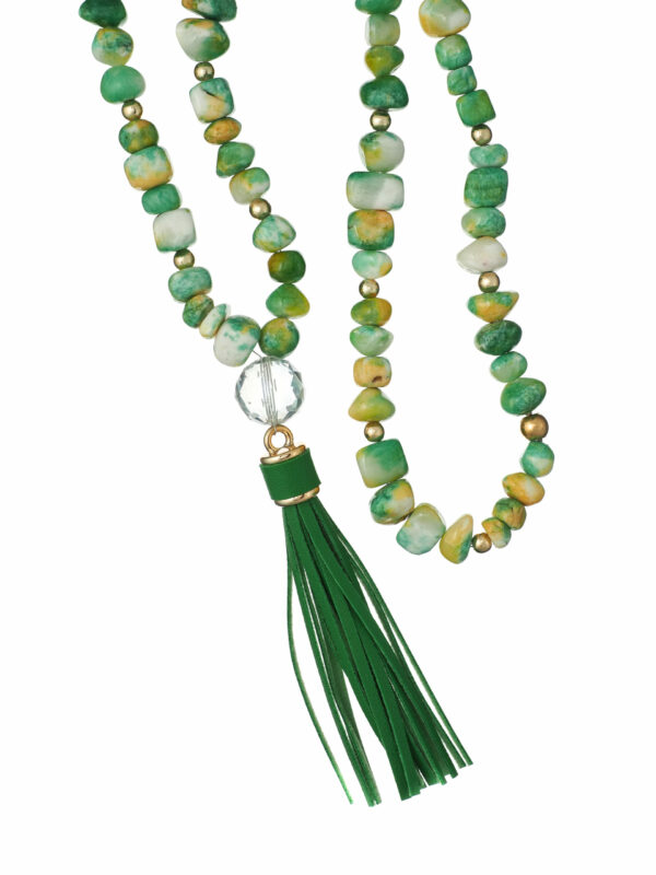 Gorgeous Green Necklace with Natural Elegance