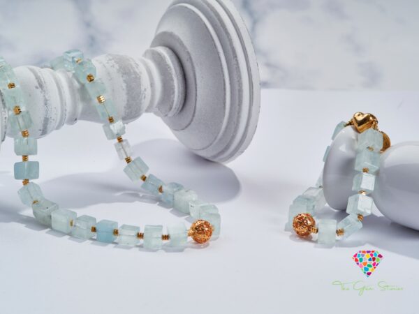 Aquamarine Jewelry Set with Cube-shaped Gems