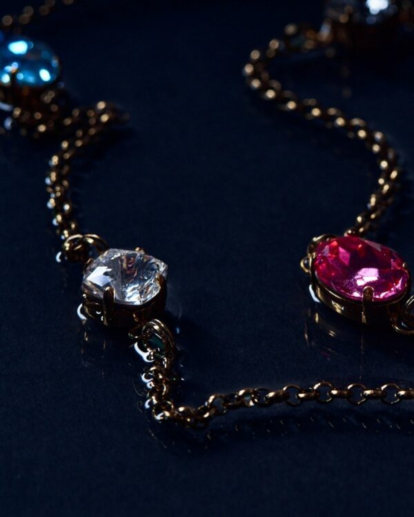 Elegant long chain with colorful crystals