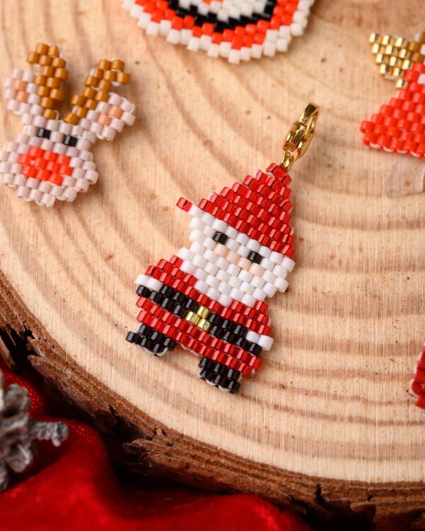 Miyuki Cuties Elements XMAS collection featuring a Santa pendant with red and white beads.
