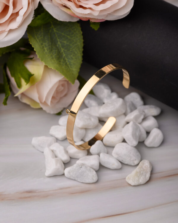 Elegant gold bangle bracelet for DIY projects