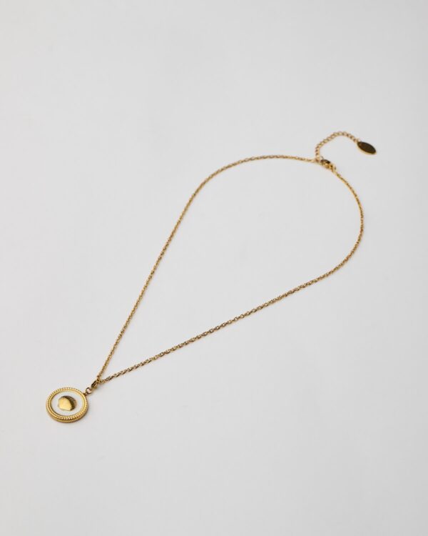 Full gold necklace with shell medallion pendant