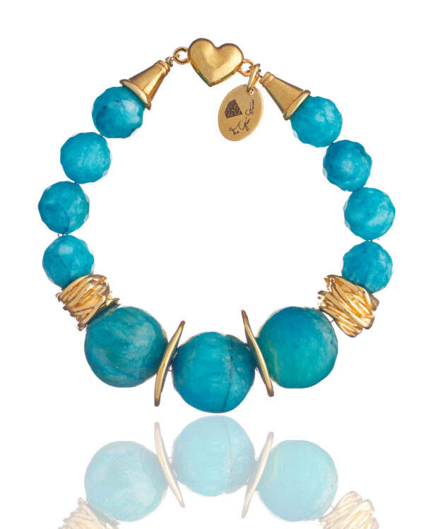 Handmade turquoise bracelet with gold-plated heart clasp by The Gem Stories