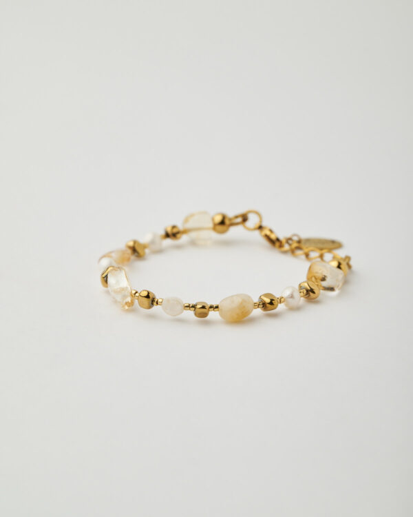 Citrine pearl and gold bracelet by The Gem Stories