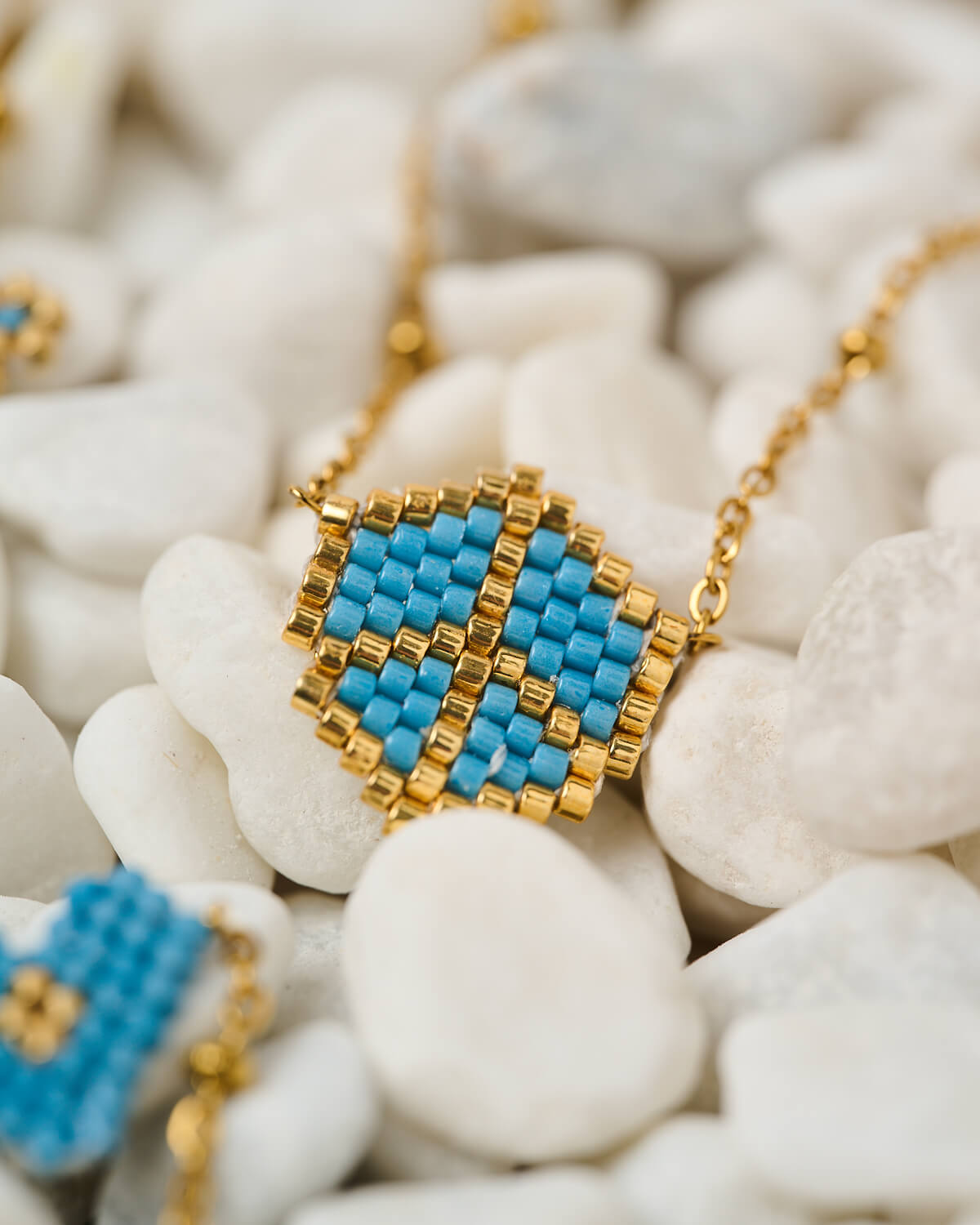 Λεπτεπίλεπτα κολιέ Miyuki Victory Μίνιμαλ συλλογή γεωμετρικών κολιέ Miyuki, από το The Gem Stories