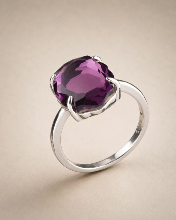 The Gem Stories Amethyst Baroque Ring–rhodium