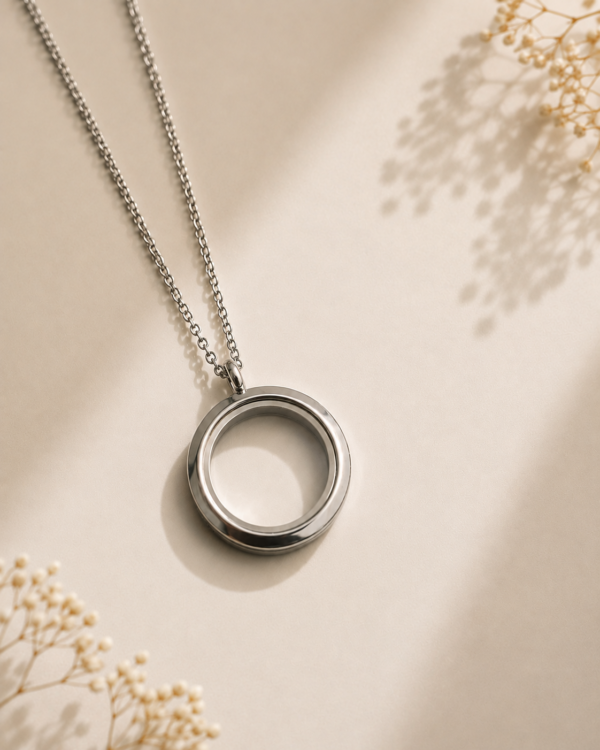 Gemorial TM Silver Stainless Steel 25mm with Chain