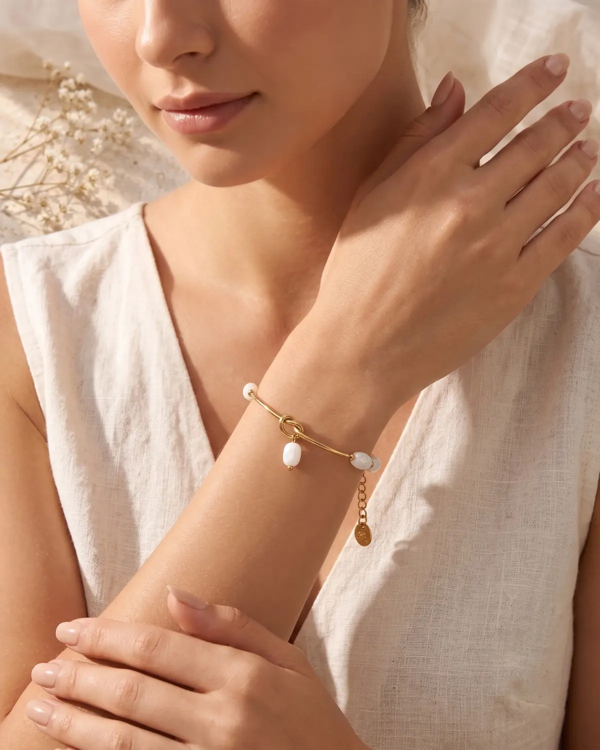 Eternal Knot Bracelet_model