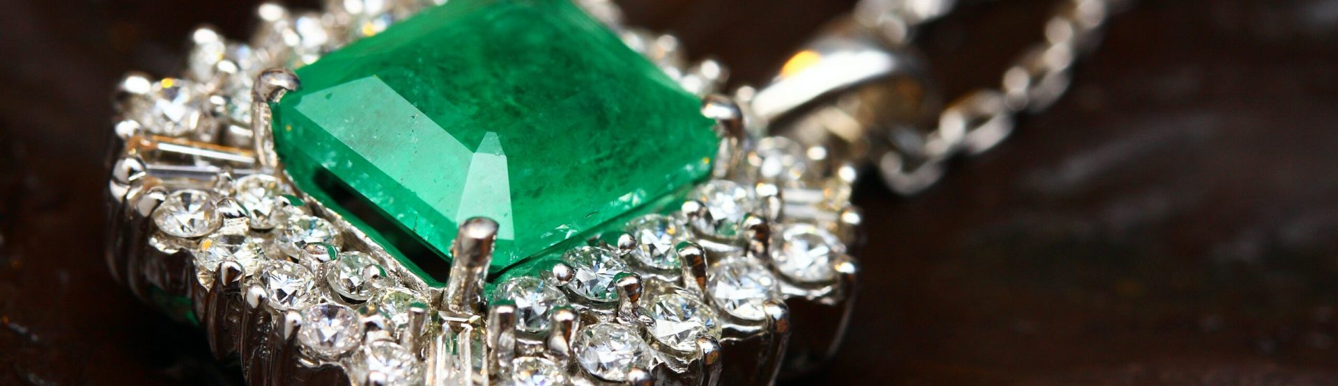 #1 emerald gemstones